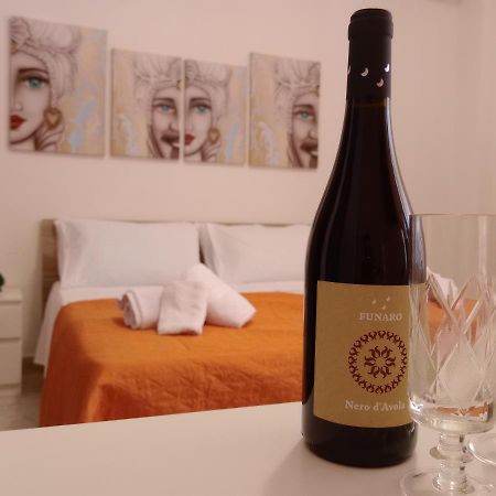 La Valigia Sul Letto Bed and Breakfast Catánia Buitenkant foto