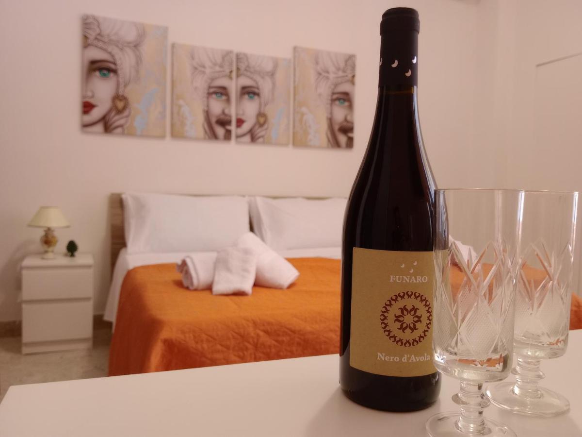 La Valigia Sul Letto Bed and Breakfast Catánia Buitenkant foto